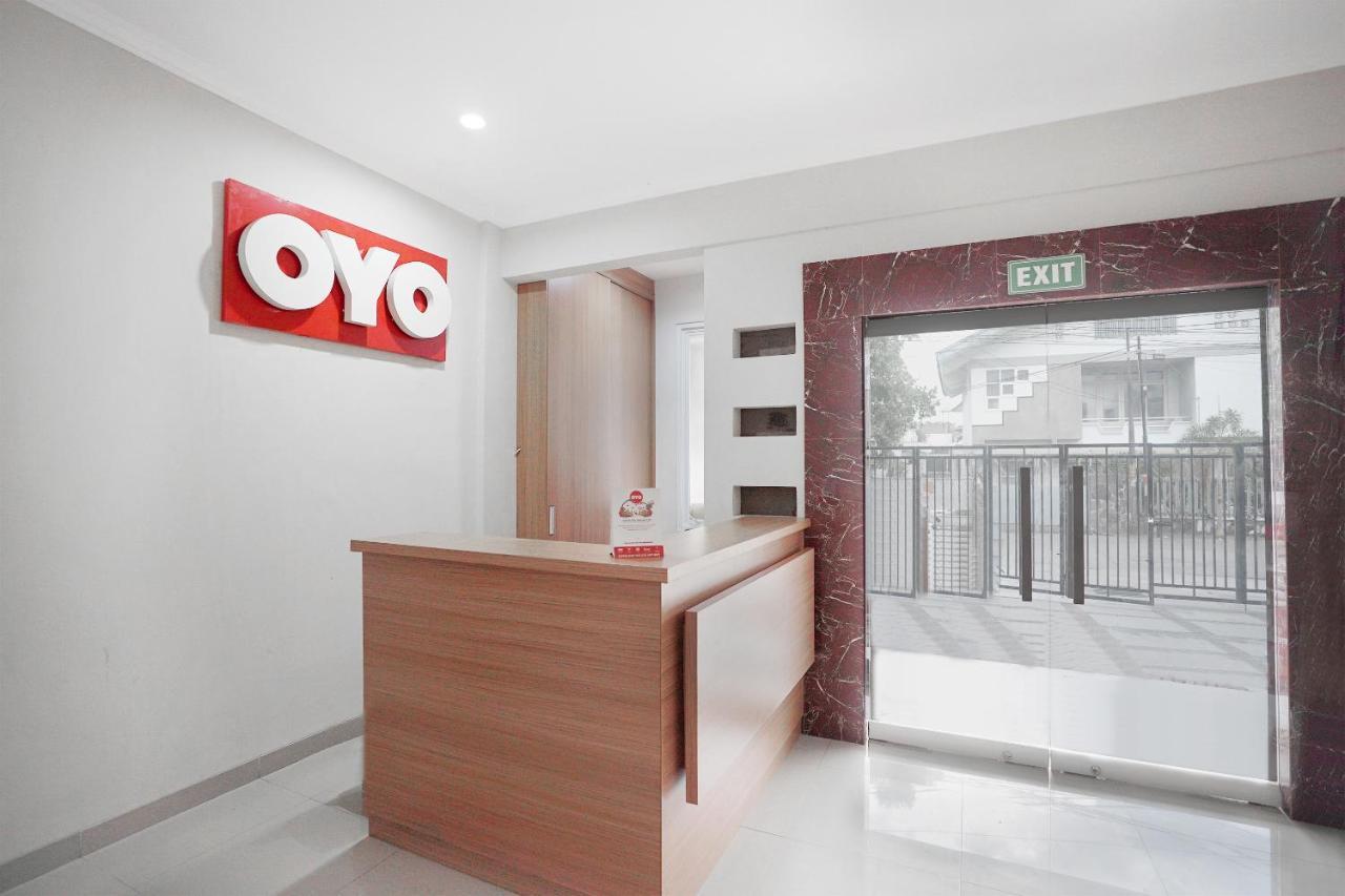 Oyo 415 The Kartini 8 Residence Джакарта Екстериор снимка