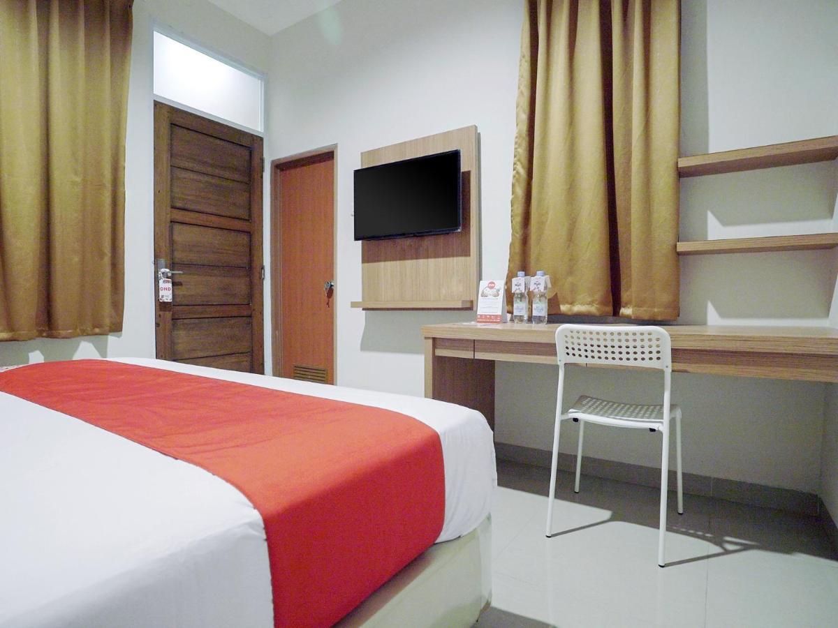 Oyo 415 The Kartini 8 Residence Джакарта Екстериор снимка