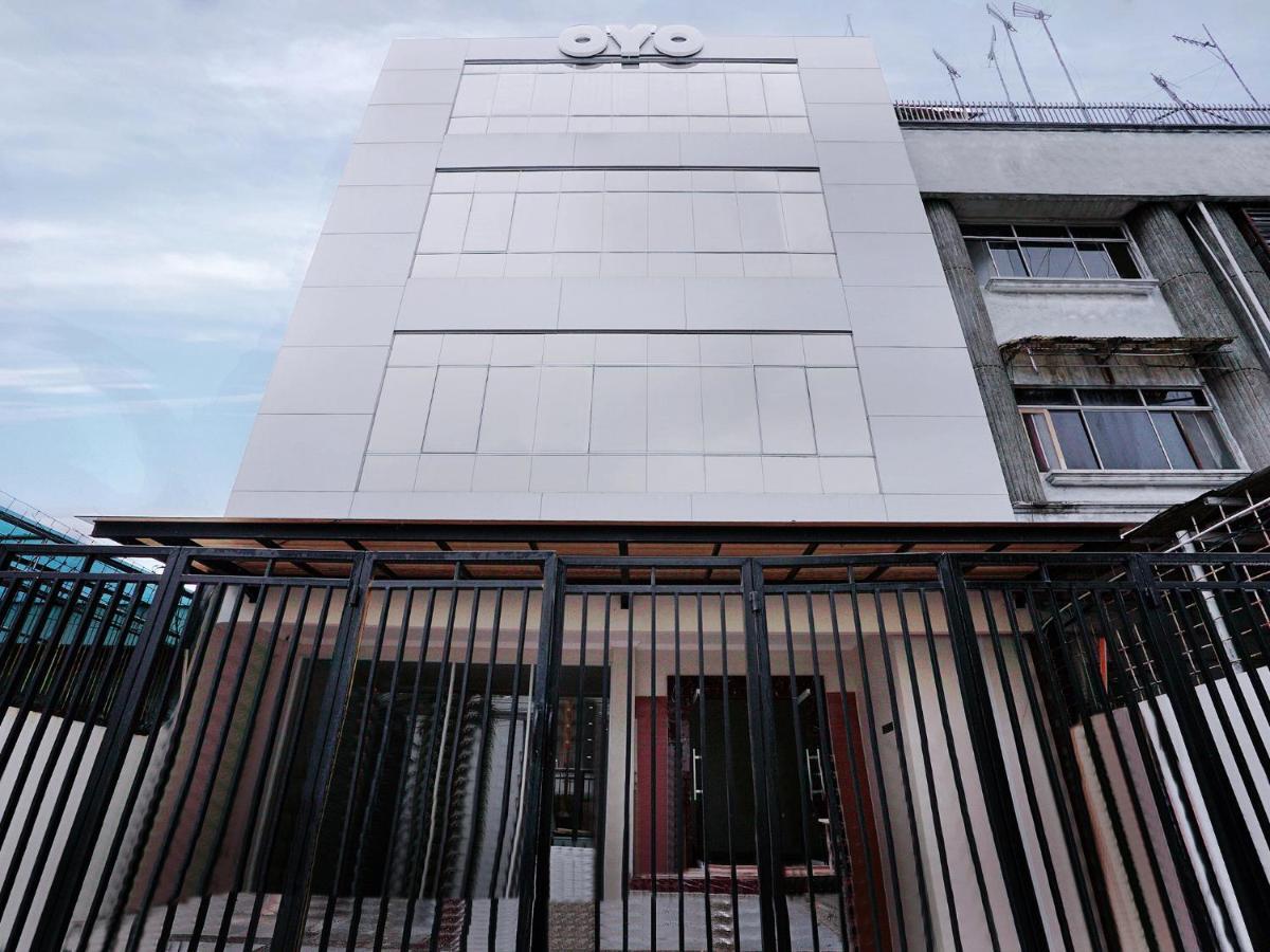 Oyo 415 The Kartini 8 Residence Джакарта Екстериор снимка
