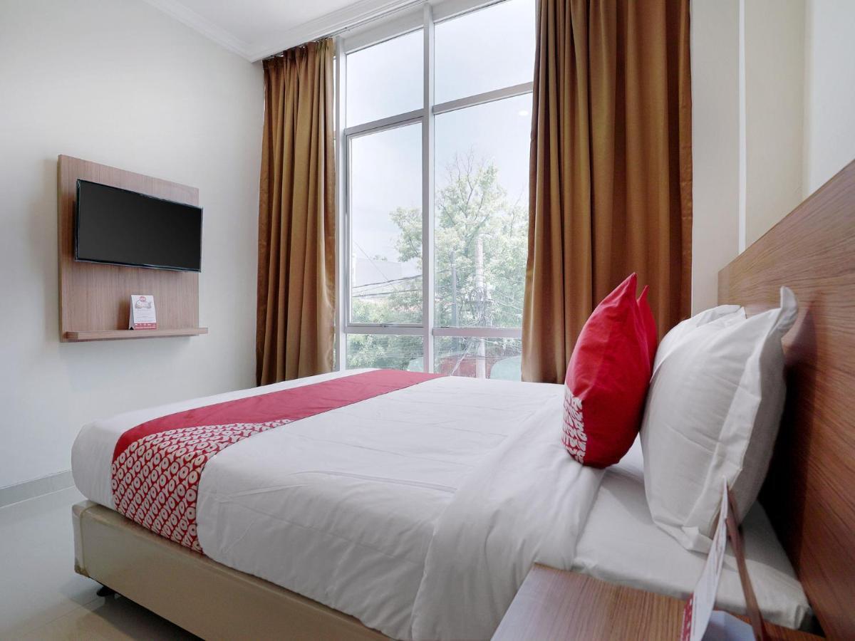Oyo 415 The Kartini 8 Residence Джакарта Екстериор снимка